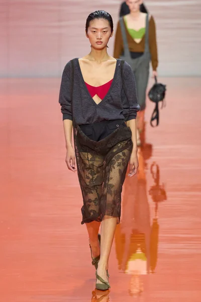 Look 14